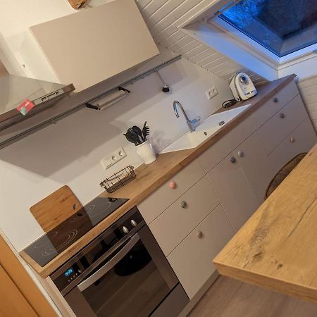 Helles Dachgeschoss-Appartement Крефелд Екстериор снимка