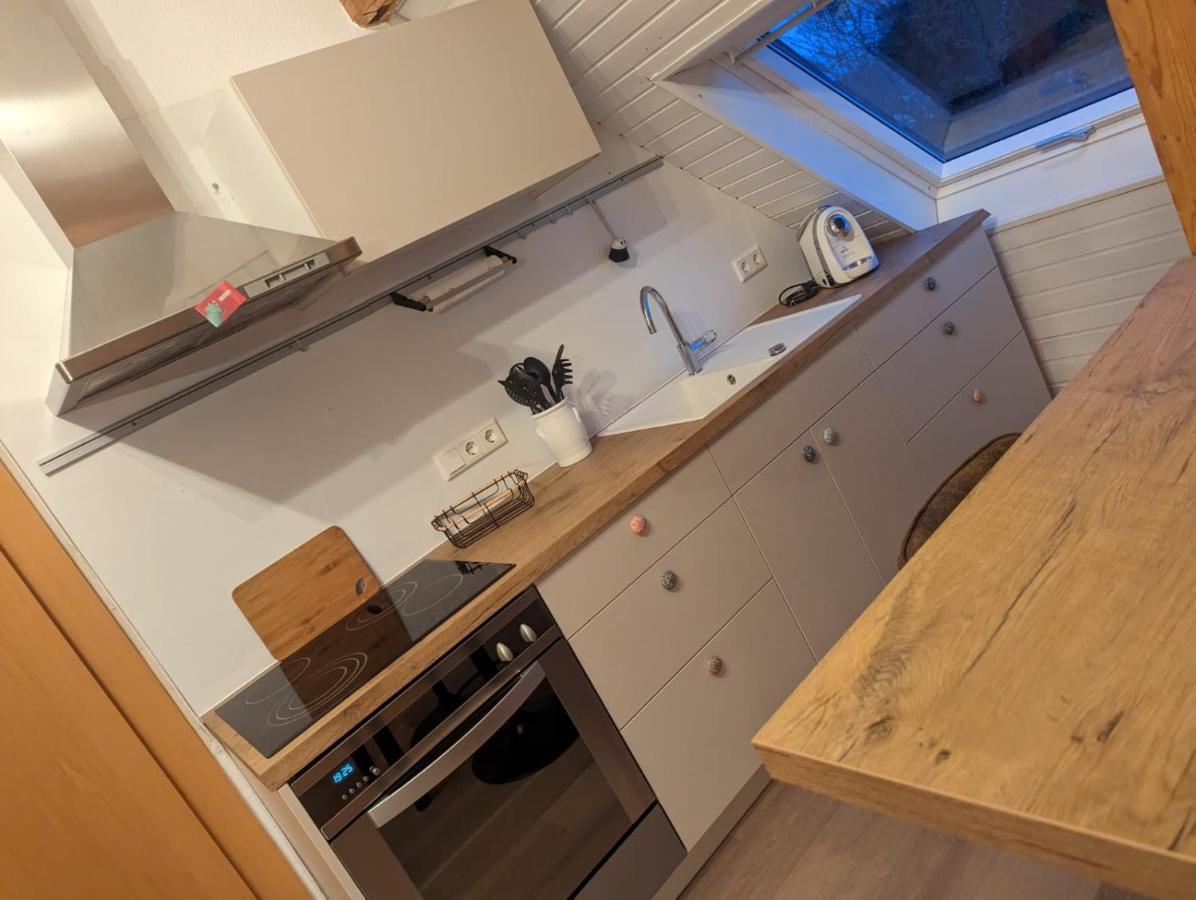 Helles Dachgeschoss-Appartement Крефелд Екстериор снимка